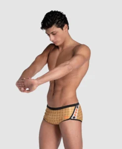 Short A Vita Bassa Uomo Arena 50° Oro